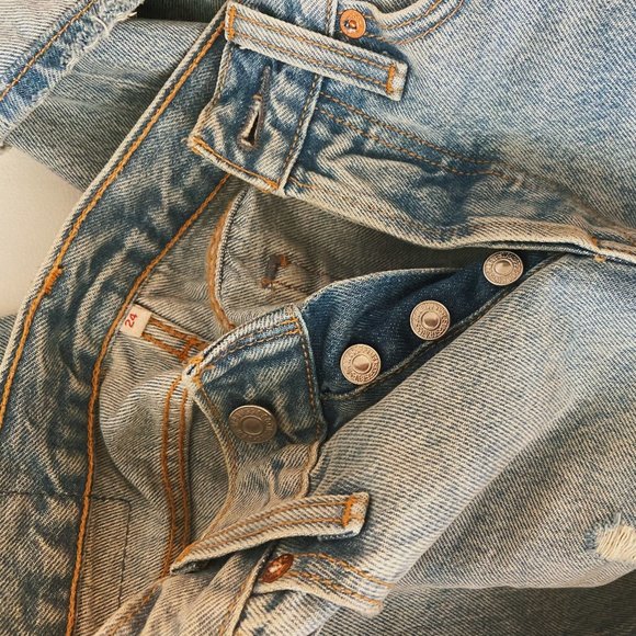 Levi's Wedgie Fit Jeans in Desert Delta size 24 - Picture 2 of 8